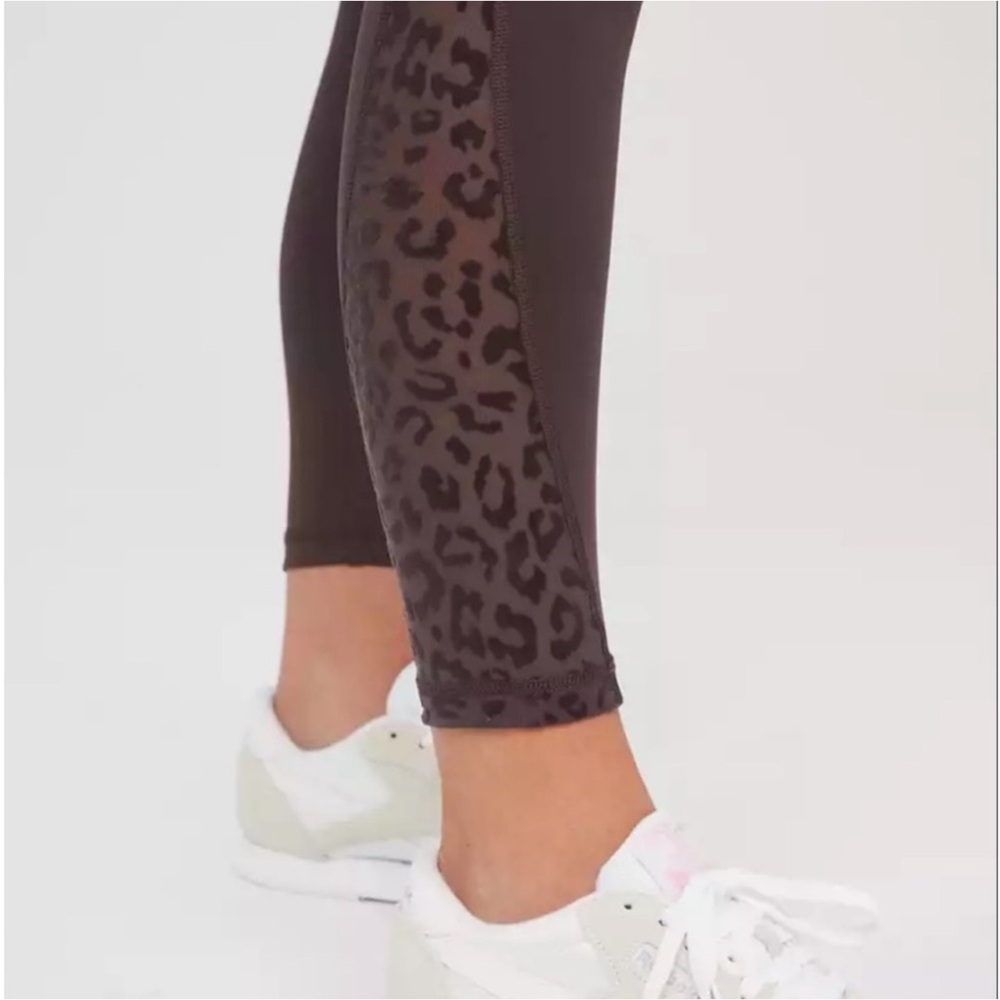 NWOT Aerie Offline Goals High Waisted  Leopard Mesh Leggings Expresso size M - Picture 4 of 10